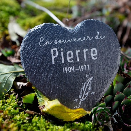 Coeur funéraire en ardoise naturelle pour rendre hommage à un proche disparu