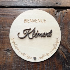 Carte bienvenue pour la naissance d'un bébé. Pancarte en bois pour bébé.